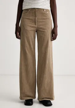 A.P.C. pantaloni wide leg pentru femei din catifea reiata jean clyde imagine