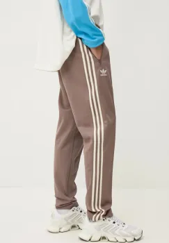 adidas Originals pantaloni de trening CLASSIC TP culoarea maro, cu imprimeu, JP2525 imagine