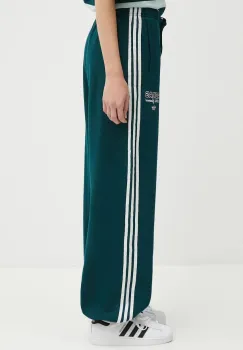 adidas Originals pantaloni de trening Gfx Sweatpants culoarea verde, uni, KF2314 imagine