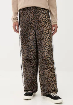 adidas Originals pantaloni de trening Leo culoarea maro, cu imprimeu, JV7563 imagine