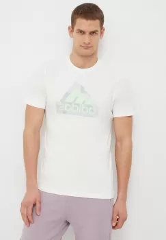 adidas tricou din bumbac barbati, culoarea bej, cu imprimeu imagine