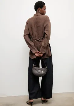 Answear.LAB camasa culoarea maro, cu guler clasic, relaxed imagine
