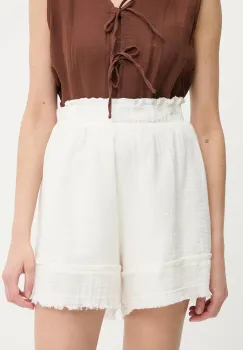 Answear Lab pantaloni scurti culoarea bej, neted, high waist imagine