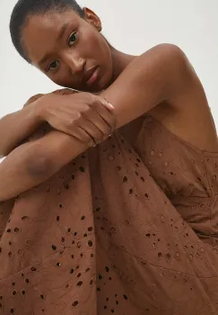 Answear Lab rochie din bumbac culoarea maro, maxi, evazati imagine