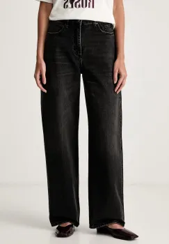 Armani Exchange blugi relaxed fit pentru femei imagine