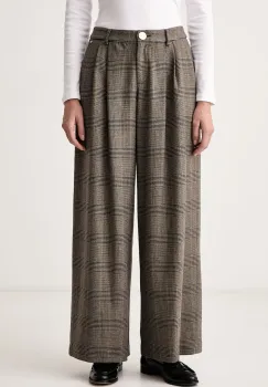 Armani Exchange  pantaloni straight pentru femei cu amestec de lana imagine