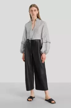 bluza din in femei, modelator imagine