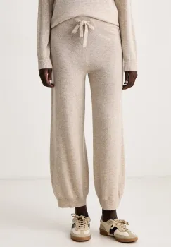 BOSS  pantaloni de trening pentru femei din casmir Fylindra imagine