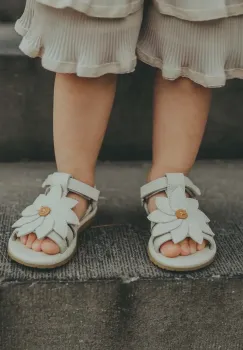 Donsje sandale din piele pentru copii Iles Fields Sandals Daisy culoarea alb, 2025102 imagine