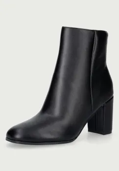 Guess  cizme pentru femei BERKLIE imagine