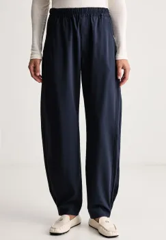 Lacoste  pantaloni pentru femei cu amestec de lana imagine