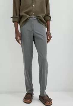 Les Deux pantaloni barbati, culoarea gri, drept imagine