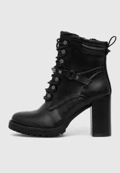 Medicine botine culoarea negru, cu toc drept, izolare usoara imagine