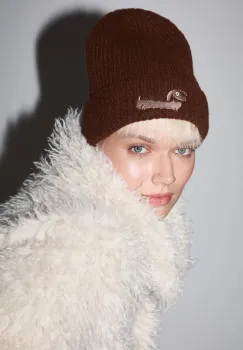 Medicine caciula culoarea maro imagine