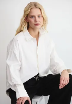 Medicine camasa culoarea alb, cu guler clasic, relaxed imagine