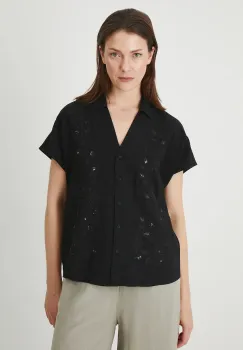 Medicine camasa culoarea negru, cu guler clasic, relaxed imagine