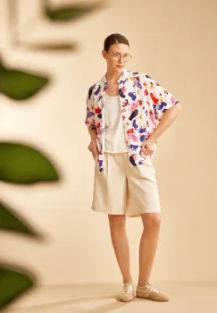Medicine camasa femei, culoarea alb, cu guler clasic, relaxed imagine