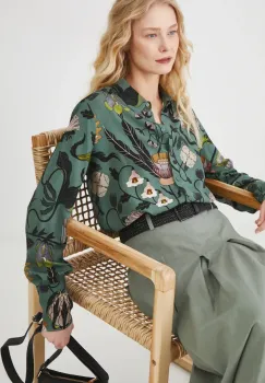 Medicine camasa femei, culoarea verde, cu guler clasic, relaxed imagine