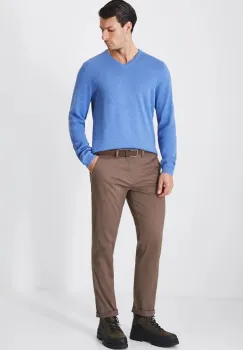 Medicine pantaloni barbati, culoarea maro, cu fason chinos imagine