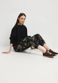 Medicine pantaloni de trening culoarea negru, lat, medium waist imagine