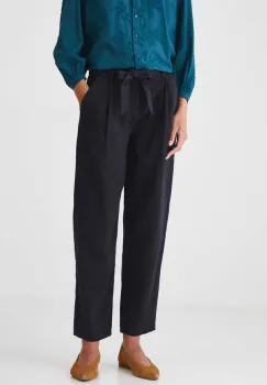 Medicine pantaloni femei, culoarea negru, fason chinos, medium waist imagine