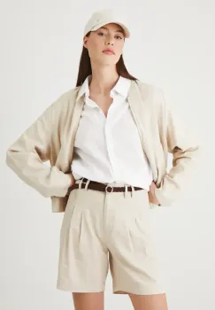 Medicine pantaloni scurti din in femei, culoarea verde, neted, high waist imagine