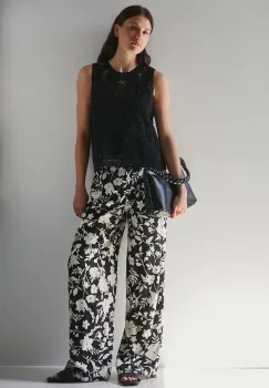 Medicine pantaloni talie medie larga neagra pentru femei imagine