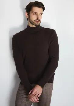 Medicine pulover culoarea maro, light, cu turtleneck imagine