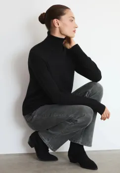 Medicine pulover din lana merino culoarea negru, cu guler imagine