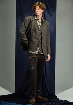 Medicine sacou culoarea maro imagine