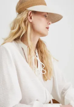 Medicine sapca cozoroc culoarea bej, neted imagine