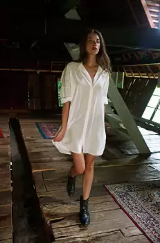 MUUV. rochie culoarea bej, midi, oversize imagine