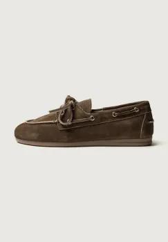 Posa mocasini pentru femei din piele intoarsa Boat Loafer imagine