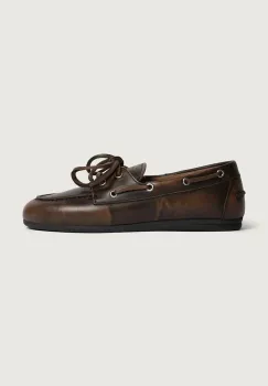 Posa mocasini pentru femei din piele intoarsa Boat Loafer imagine