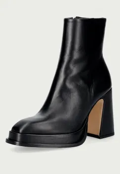Souliers Martinez botine pentru femei din piele NOVA CHUECA imagine