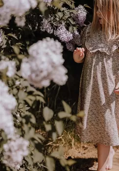 That's mine rochie fete Elisa culoarea bej, mini, evazati imagine