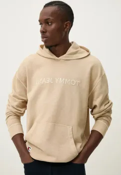 Tommy Jeans hanorac de bumbac barbati, culoarea bej, cu gluga, cu imprimeu, DM0DM19741 imagine