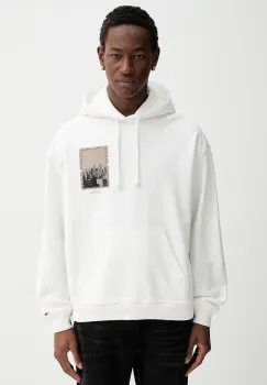 Tommy Jeans hanorac de bumbac culoarea bej, cu gluga, cu imprimeu, DM0DM22090 imagine