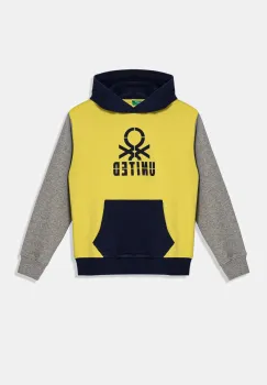 United Colors of Benetton hanorac de bumbac pentru copii culoarea galben, cu gluga, cu imprimeu, 3UNIC204R imagine