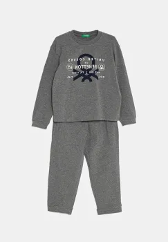 United Colors of Benetton pijama copii culoarea gri, cu imprimeu, 3DKE0P073 imagine