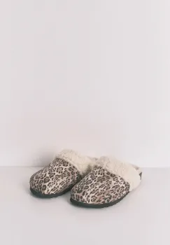 women'secret papuci de casa HOMEWEAR ANIMAL PRINT culoarea maro, 4992535 imagine