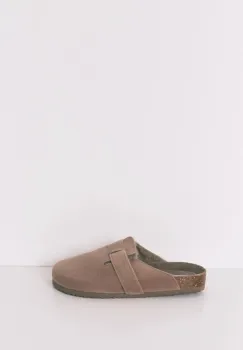 Papuci de casa imagine