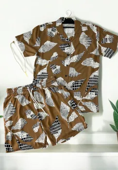 Compleu de vara camasa cu imprimeu + pantaloni maro 13277 imagine