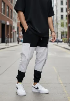 Pantaloni de trening cargo  negri  conici Y356 41-4.2 imagine