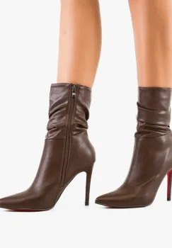 Botine dama Klemenia Maro imagine