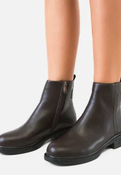 Botine dama Leo Maro imagine