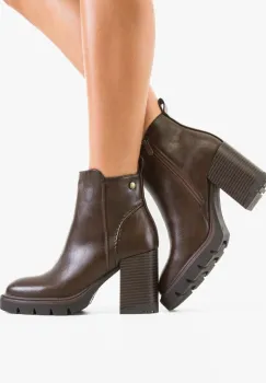 Botine dama Lowri Maro imagine