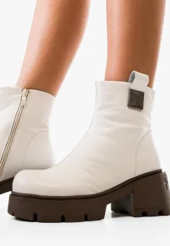 Botine dama Opah Albe imagine