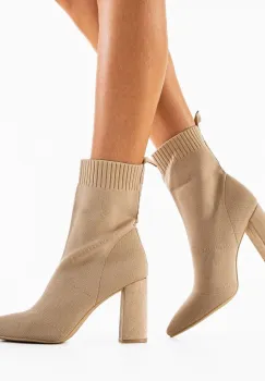 Botine dama Vlasta Bej imagine