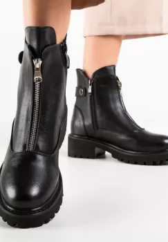 Ghete dama Hirst Negre 2 imagine